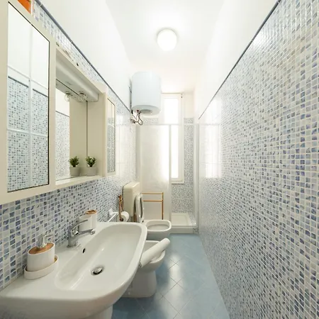 Accesso Al Mare, Perseo Лидо-Адриано